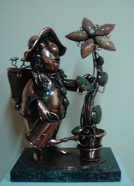 Sculpture titled "Садовник" by Unknown Artist, Original Artwork, Metals