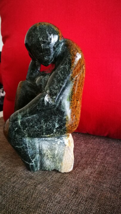 Skulptur mit dem Titel "Mes pensèes" von Uta Kuehne, Original-Kunstwerk, Stein