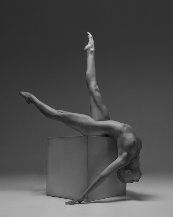 Fotografía titulada "Cube Nude III" por Vadim Stein, Obra de arte original, Fotografía no manipulada