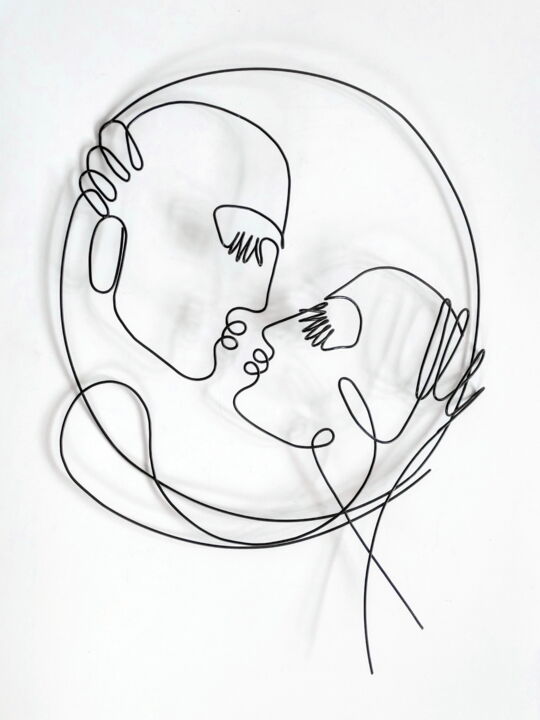 Sculptuur getiteld "Love. Kiss. Embrace…" door Vadim Studenov, Origineel Kunstwerk, Metalen