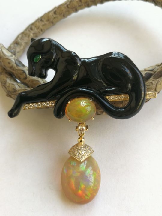 Design getiteld "Brooch Panther" door Vahagn Chakmishyan, Origineel Kunstwerk, Juwelen