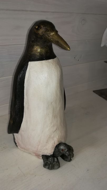 Sculpture intitulée ""MADAME PINGOUIN EN…" par Valerie Perron, Œuvre d'art originale, Céramique