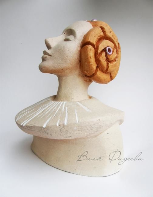 "In sounds" - Sculpture, 26 cm ©2012 by Valentina Fadeeva -
ceramic sculpture