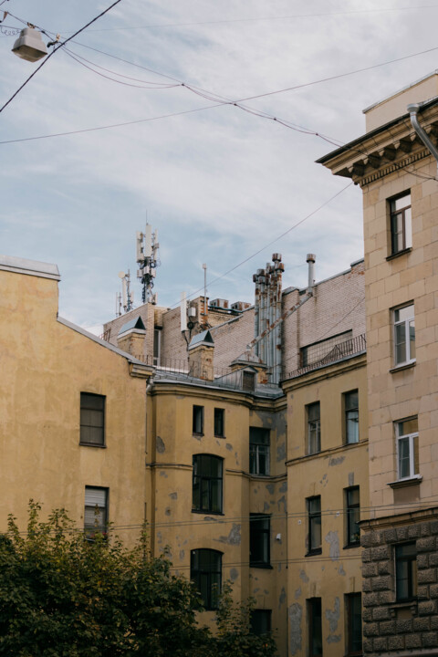 Fotografie getiteld "Street photo in Sai…" door Valeria Nikitina, Origineel Kunstwerk, Digitale fotografie