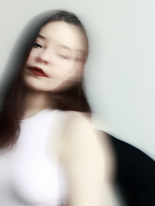 Fotografia intitolato "The ghost girl" da Valeria Nikitina, Opera d'arte originale, Fotografia digitale