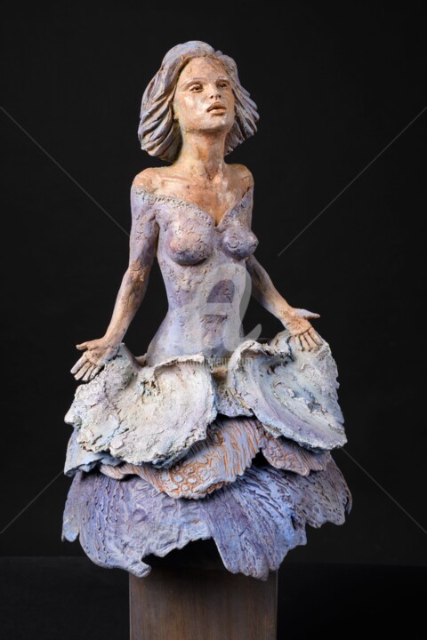 Sculpture titled "La femme aux 2 vagu…" by Valerie Barrault, Original Artwork, Ceramics