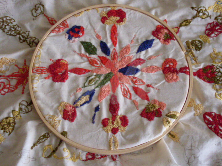 Art textile intitulée "Travail de broderie…" par Valerie Guiot, Œuvre d'art originale,