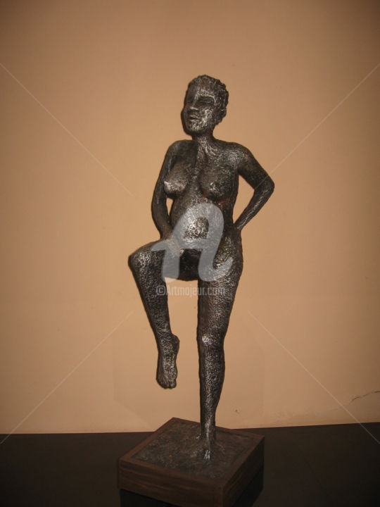 Sculpture titled "Equilíbrio da Vida" by Valério Voltz, Original Artwork, Paper maché