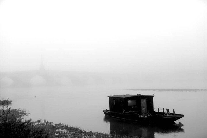 Photography titled "Blois sous le broui…" by Valery Trillaud, Original Artwork, Non Manipulated Photography