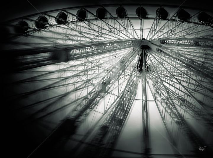 Photography titled "" Grand Roue "" by Valy, Original Artwork