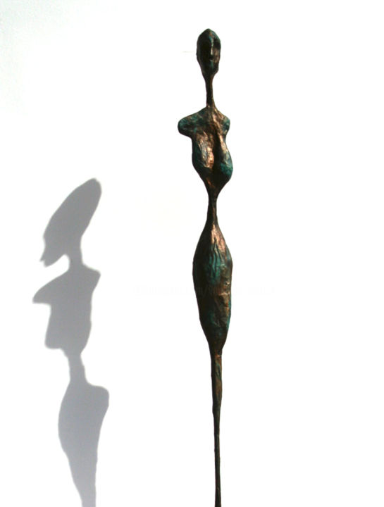 Sculpture intitulée "Grande femme élancé…" par Vanessa Renoux, Œuvre d'art originale, Papier