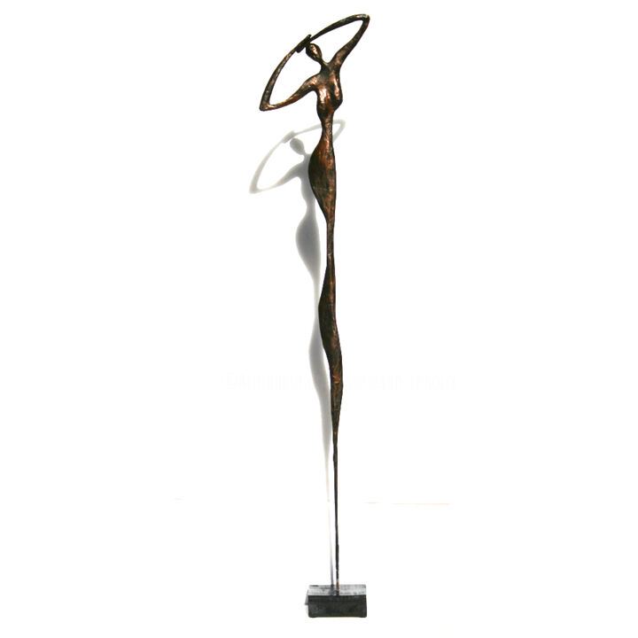 Sculpture intitulée "Sculpture femme lon…" par Vanessa Renoux, Œuvre d'art originale, Papier