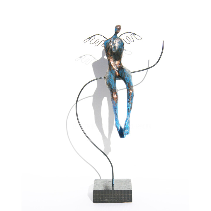 Sculpture intitulée "Ange gardien bleu e…" par Vanessa Renoux, Œuvre d'art originale, Papier