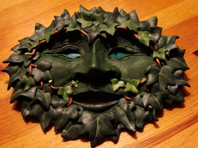 Sculptuur getiteld "Green Man Tree Face…" door Venessa Lagrand, Origineel Kunstwerk, Mixed Media