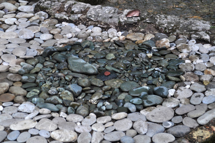 Instalación titulada "Cercle de variolite…" por Véronique Brill, Obra de arte original