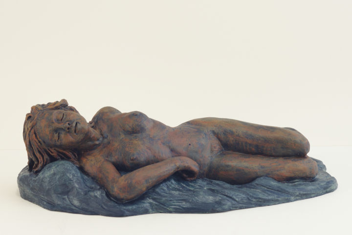 Скульптура под названием "Hommage à Suzanne T…" - Véronique Lopez-Boiteux, Подлинное произведение искусства, Терракота