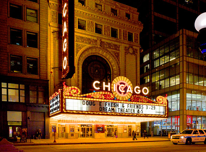 Fotografia intitulada "Chicago Theater" por Ars Photo/Grafica, Obras de arte originais