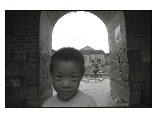 Photography titled "村庄" by Luo Wei Xiong, Original Artwork