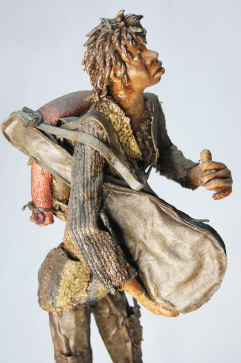 Skulptur mit dem Titel "Ménestrel" von Vicente Pereira Da Silva (Vicente Silva), Original-Kunstwerk, Polymer Ton