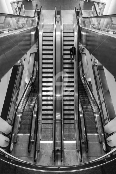 Fotografía titulada "Couloir de métro 27…" por Victor García, Obra de arte original