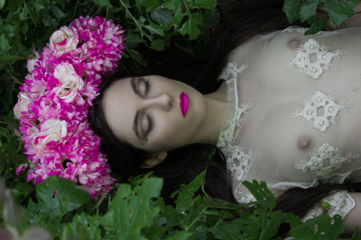 Photography titled "Dreams of Ophelia" by Viet Ha Tran, Original Artwork, Manipulated Photography