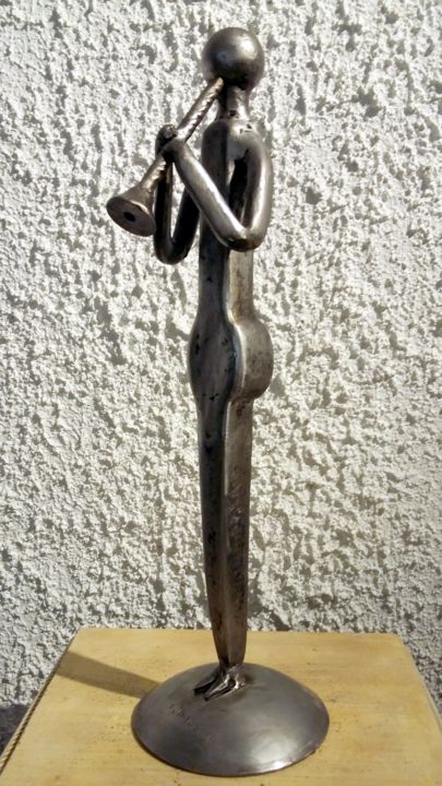 「SYDNEY  BECHET」というタイトルの彫刻 Gerard Lamiによって, オリジナルのアートワーク, 金属