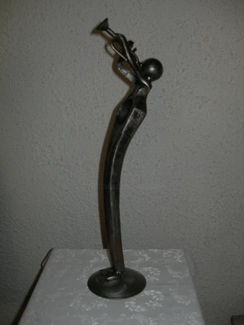 Skulptur mit dem Titel "LOUIS ARMSTRONG" von Gerard Lami, Original-Kunstwerk, Metalle