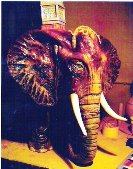 Картина под названием "слон" - Viktor Solodky, Подлинное произведение искусства, Масло
