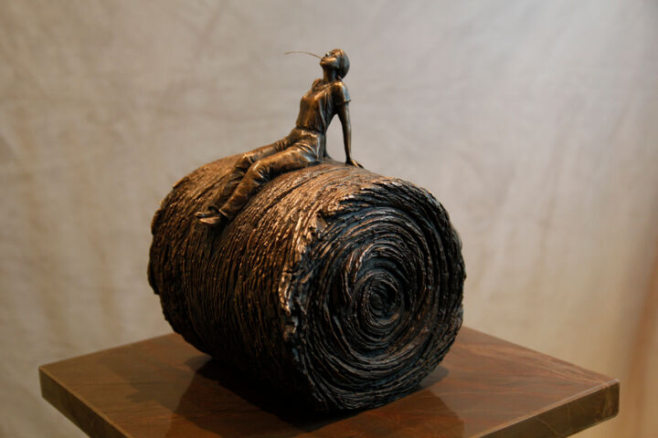 Sculpture titled "Девушка на сене" by Viktoriia Tishchenko, Original Artwork, Bronze