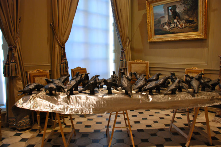Installation intitulée "L'autel aux corbeau…" par Violaine Laveaux, Œuvre d'art originale, Installation d'art