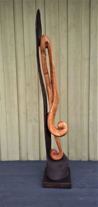 Sculptuur getiteld "Treble Clef" door Virgilijus Vaiciunas, Origineel Kunstwerk, Hout