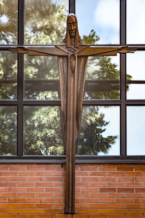 Escultura titulada "Resurrection" por Virgilijus Vaiciunas, Obra de arte original, Madera