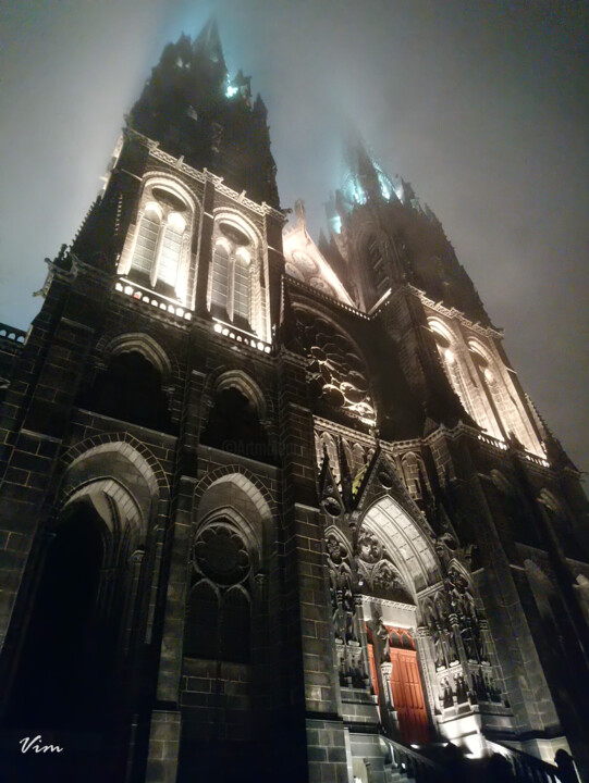 Fotografia intitulada "cathedrale-de-clerm…" por Virginie Mérimée (Vim), Obras de arte originais