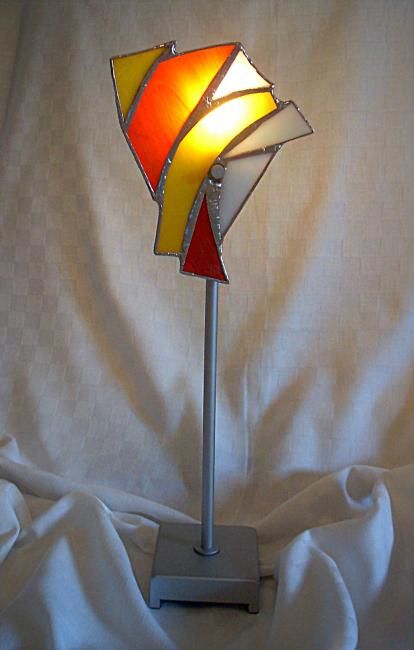 Картина под названием "Lampe vitrail Tiffa…" - Virginie Bertrand, Подлинное произведение искусства
