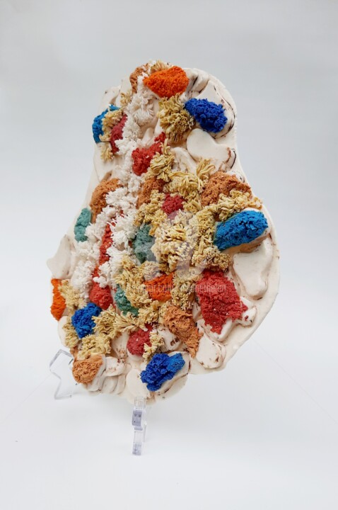 Sculpture titled "Couleurs perdues 2" by Viviane Thelen, Original Artwork, Clay