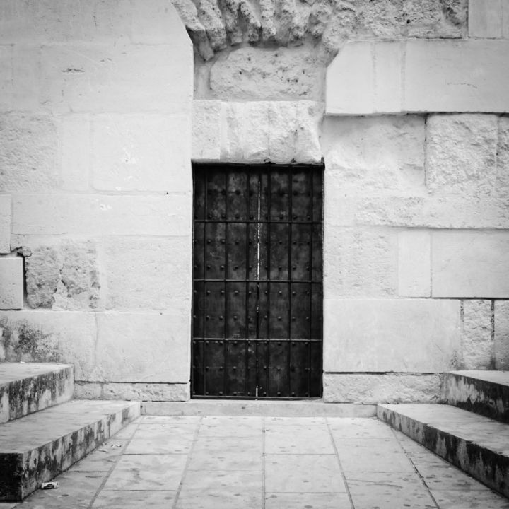 Photographie intitulée "La porte de l'oubli" par Thècle, Œuvre d'art originale