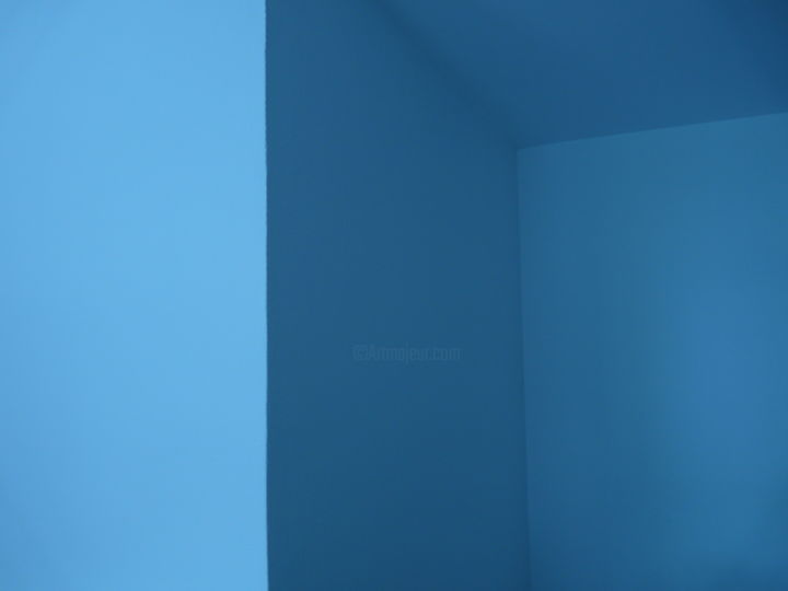 Photographie intitulée "blue cube" par Vuurstaak, Œuvre d'art originale