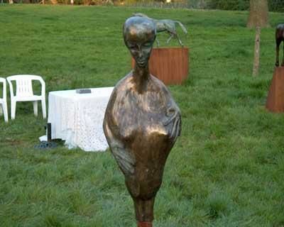 Sculpture titled "kruidenvrouwtje" by Ronny Paesbrugghe, Original Artwork