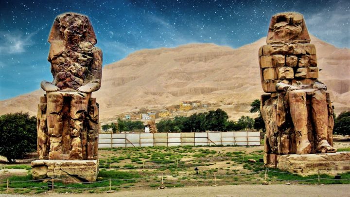 Fotografia zatytułowany „Colossi of Memnon i…” autorstwa W. Marek Cholody, Oryginalna praca, Manipulowana fotografia