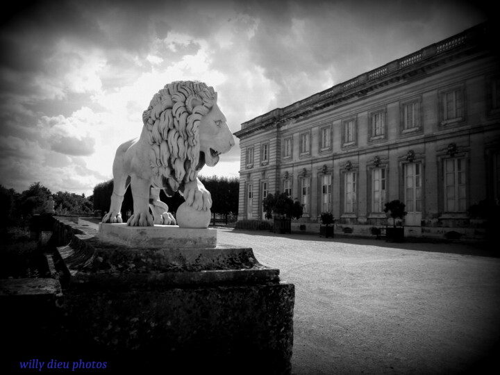 Photography titled "chateau compiegne" by Willy Dieu, Original Artwork