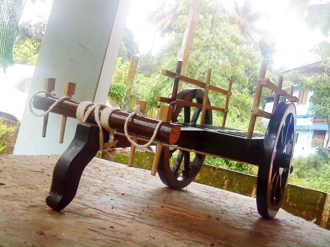 "MINIATURE BULLOCKCA…" başlıklı Heykel Laxmisri Handicrafts,Thrissur tarafından, Orijinal sanat, Ahşap