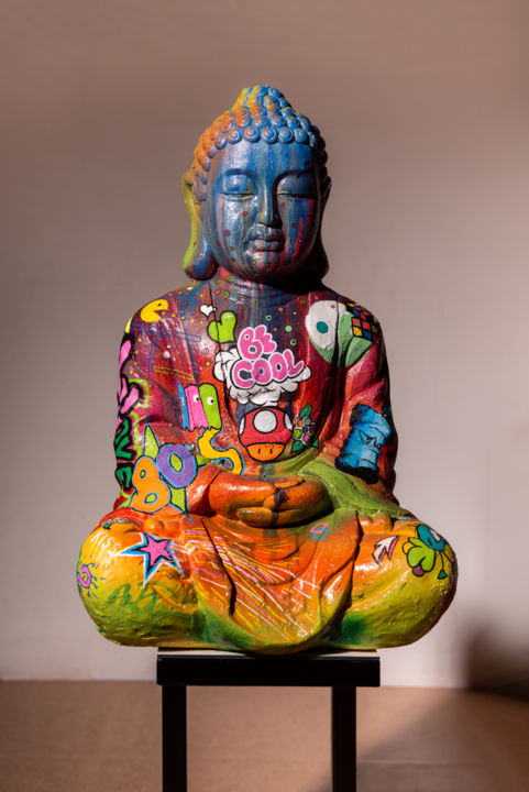 Scultura intitolato "Bouddha Street Art" da Xavier Wttrwulghe, Opera d'arte originale, Gesso