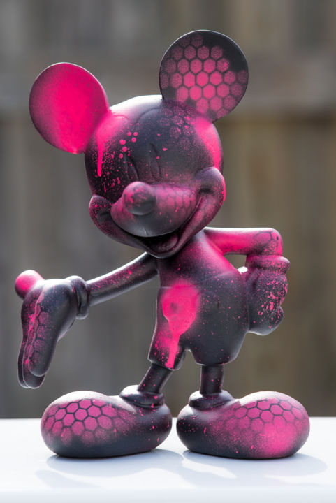 Sculpture intitulée "Mickey street Black" par Xavier Wttrwulghe, Œuvre d'art originale, Résine
