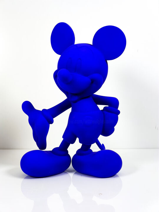Sculpture titled "Mickey D Bleu Ultra…" by Xavier Wttrwulghe, Original Artwork, Resin