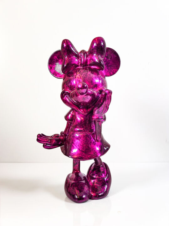 Sculpture titled "Minnie Pink Marble" by Xavier Wttrwulghe, Original Artwork, Resin