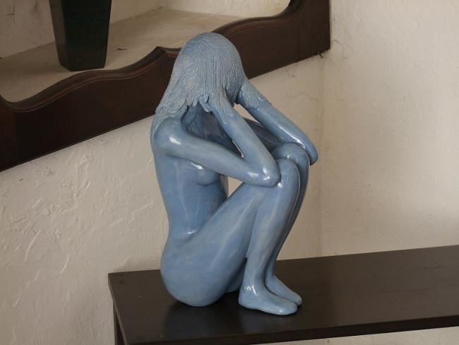 「The waiting」というタイトルの彫刻 Xavier Jarry-Lacombeによって, オリジナルのアートワーク, テラコッタ