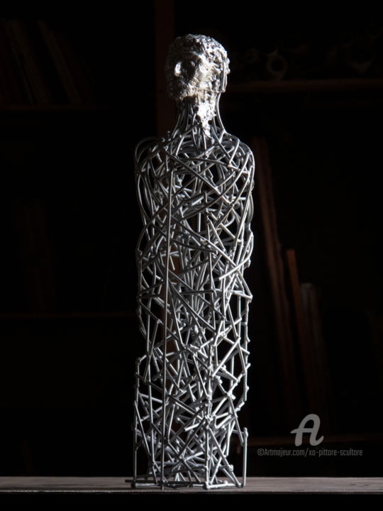 Skulptur mit dem Titel ""Efigie"" von X.O., Original-Kunstwerk, Draht