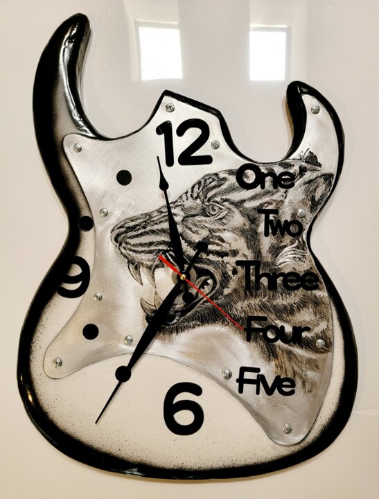 Design intitulée "clock rock guitar" par Yana Rafael, Œuvre d'art originale, Accessoires