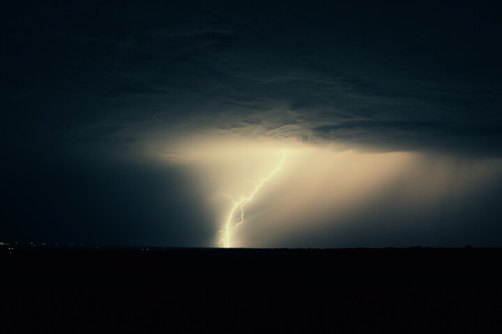 Fotografia zatytułowany „Thunder and lightni…” autorstwa Yana Smietana, Oryginalna praca, Fotografia cyfrowa