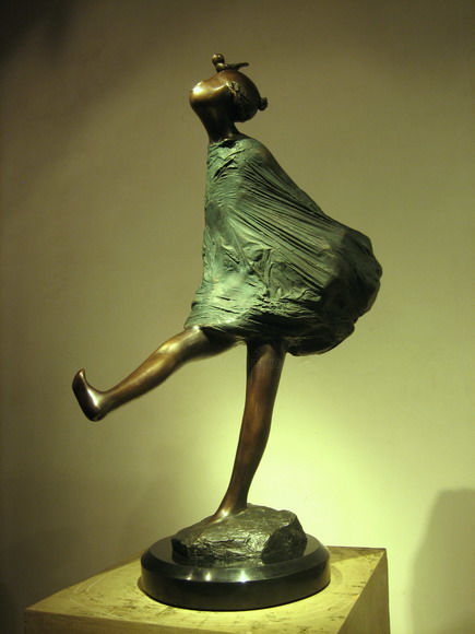 Sculpture titled "《同一片天》铸铜" by Xue Jun Yang, Original Artwork